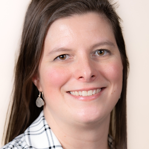 Kelly Dziak headshot