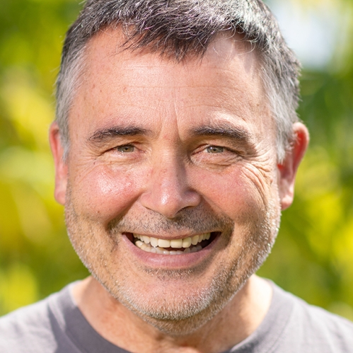 Stephen Komar headshot