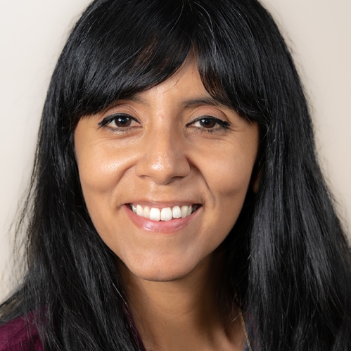 Claudia Urdanivia headshot