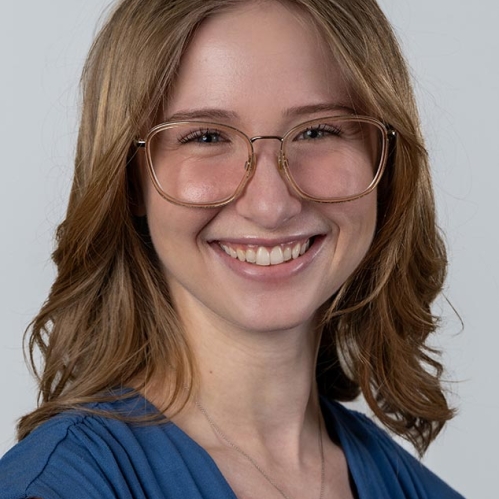 Clara Lappert headshot.
