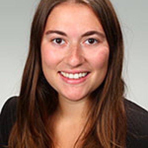 Gabrielle Bromfeld headshot