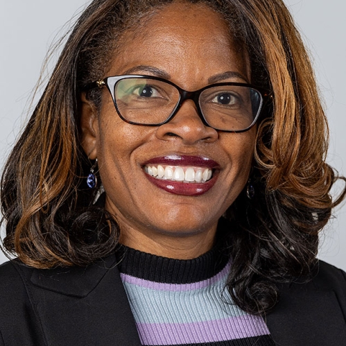 Dawn McGinnis headshot.