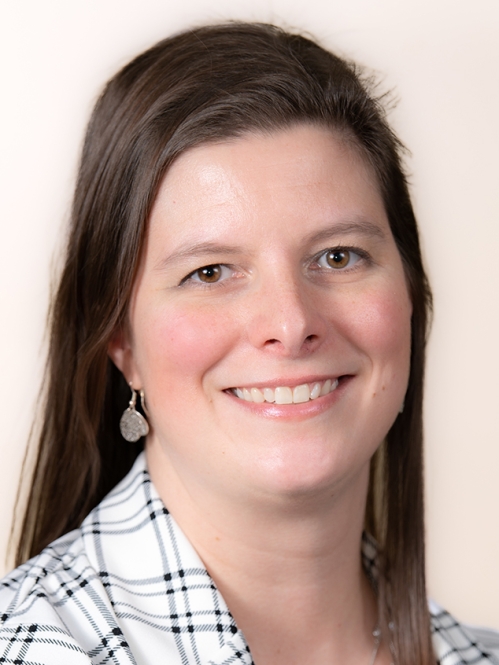 Kelly Dziak headshot