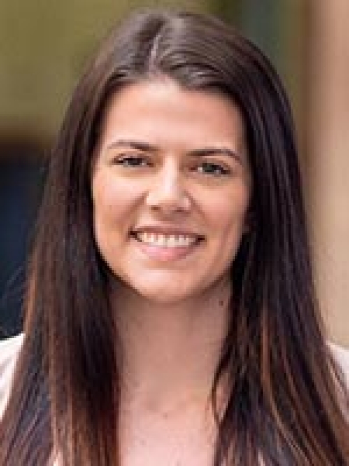 Carly Truett headshot.