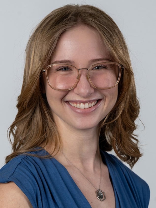 Clara Lappert headshot.