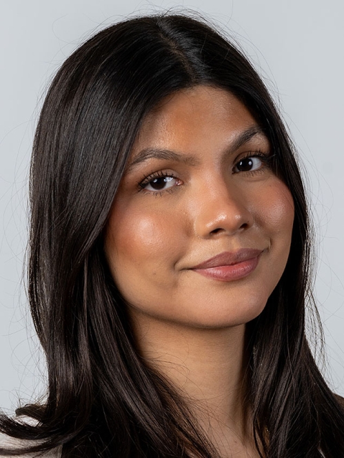 Laura Andrade headshot