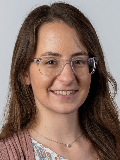 Sharon Toth headshot.